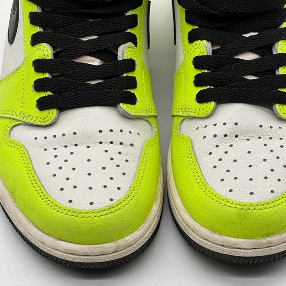 AIR JORDAN 1 RETRO HIGH OG VOLT/BLACK VISIONAIRE SIZE 9 - Picture 8 of 16